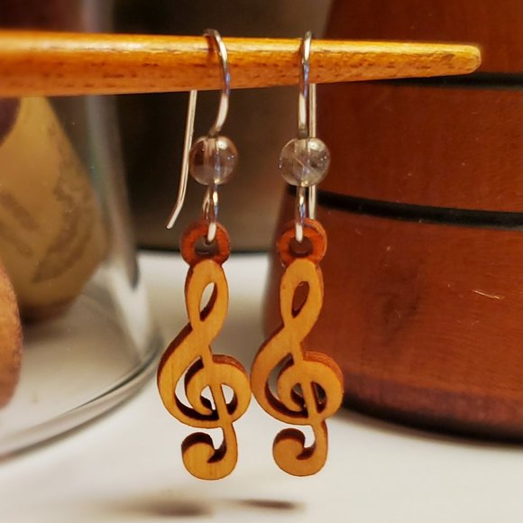Musical treble clef dangles with bead accent - Picture 2 of 3